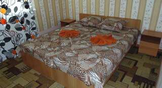 Гостиница Guest House GorodOk Черноморское Улучшенный трехместный номер-8