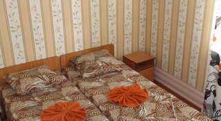 Гостиница Guest House GorodOk Черноморское Улучшенный трехместный номер-6